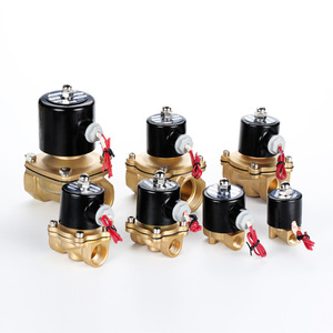 Vanne solénoïde 1/2 pouce pour eau, normalement fermée, à commande électronique avec bobine étanche pour l'automatisation des conduites - Product Image 1