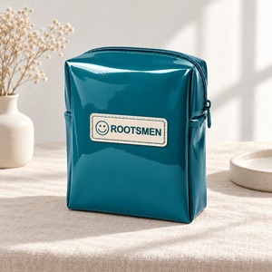 Trousse de Toilette Vert Teal en Cuir PU Verni 16x6x17cm avec Poche Latérale Brillante et Fermeture Éclair – Organisateur de Voyage Personnalisable pour Soins de la Peau - Product Image 5