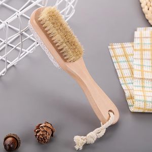 Brosse de douche longue pour pieds et corps en bois naturel avec pierre ponce et design épuré pour l'élimination des peaux mortes - Product Image 4