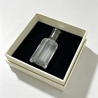 Boîte cadeau personnalisée en cristal blanc fantaisie BM Crystal Wholesale avec logo personnalisé pour flacon d'huile d'oud arabe Attar