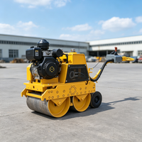 Mini-compacteur vibrant de 800 kg et 6 kW, machine de compactage hydraulique à conducteur marchant pour la compactation de petites chaussées et les espaces étroits