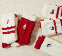 Chaussettes de Noël douces et chaudes, rayées rouge et blanc, épaisses, tricotées, pour l'hiver, cadeau de Noël, chaussettes de sol pour le Nouvel An