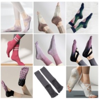 Chaussettes de Pilates personnalisées avec logo OEM de fabricant vérifié, logo de marque jacquard, grip en caoutchouc antidérapant, chaussettes personnalisées pour Pilates et Yoga