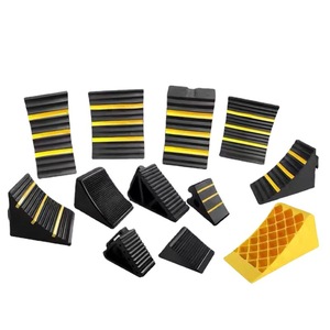 ตัวกันลื่นล้อรถยนต์แบบยางคุณภาพพรีเมียมจากโรงงาน - Product Image 1