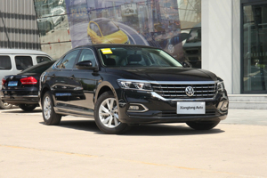 Volkswagen <span class=keywords><strong>Passat</strong></span> 1.4TSI Turbo Business Edition Berlina <span class=keywords><strong>2019</strong></span> Usata per Pendolarismo Quotidiano, Sedili in Pelle, Cambio Automatico, Guida a Sinistra, Cerchi R16 - Product Image 5