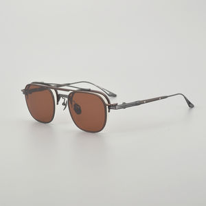 Monturas de <span class=keywords><strong>gafas</strong></span> de titanio ligeras de alta calidad <span class=keywords><strong>para</strong></span> hombre y mujer, monturas de <span class=keywords><strong>gafas</strong></span> de titanio cuadradas, <span class=keywords><strong>gafas</strong></span> con <span class=keywords><strong>Clip</strong></span> de sol magnéticas de lectura personalizada - Product Image 4