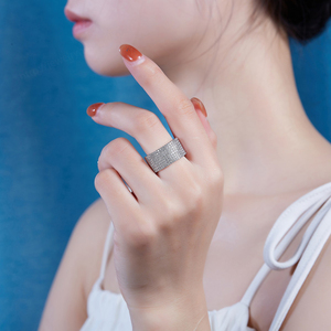 Anillo cerrado con incrustaciones de moissanita de plata S925, nueva moda femenina de lujo, venta al por mayor - Product Image 4