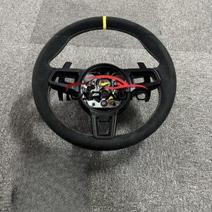 Volante per Porsche Panamera, Macan, Cayenne, Taycan, 718 Cayman, GT4 RS, 911 Carrera, Targa, 911 RS, 911.2, 991, 992, GT2 RS - Product Image 1