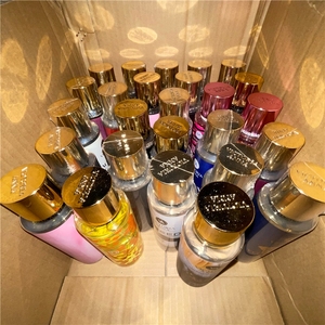 Perfume Victorla de Larga Duración para Mujer, 250 ml, Marca Privada, Estilo Secret Mist, Fragancia con Tonos Florales y Frutales - Product Image 4