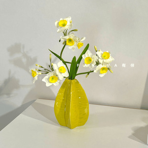 Narcisos Artificiales con Jarrón Amarillo para Decoración del Hogar y Accesorios para Fotografía - Product Image 2