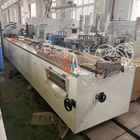 Machine de fabrication de ligne de production d'extrudeuse de cadre de porte et fenêtre de pvc de haute productivité