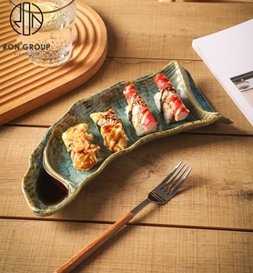 Plateau de <span class=keywords><strong>sushi</strong></span> japonais ondulé créatif de 12 pouces avec porte-sauce assiettes bleues et vertes de restaurant d'hôtel - Product Image 5