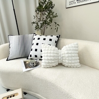 Fabricant en gros commande moderne de luxe noir et blanc motif géométrique tissu doux taie d'oreiller anti-acariens anti-poussière