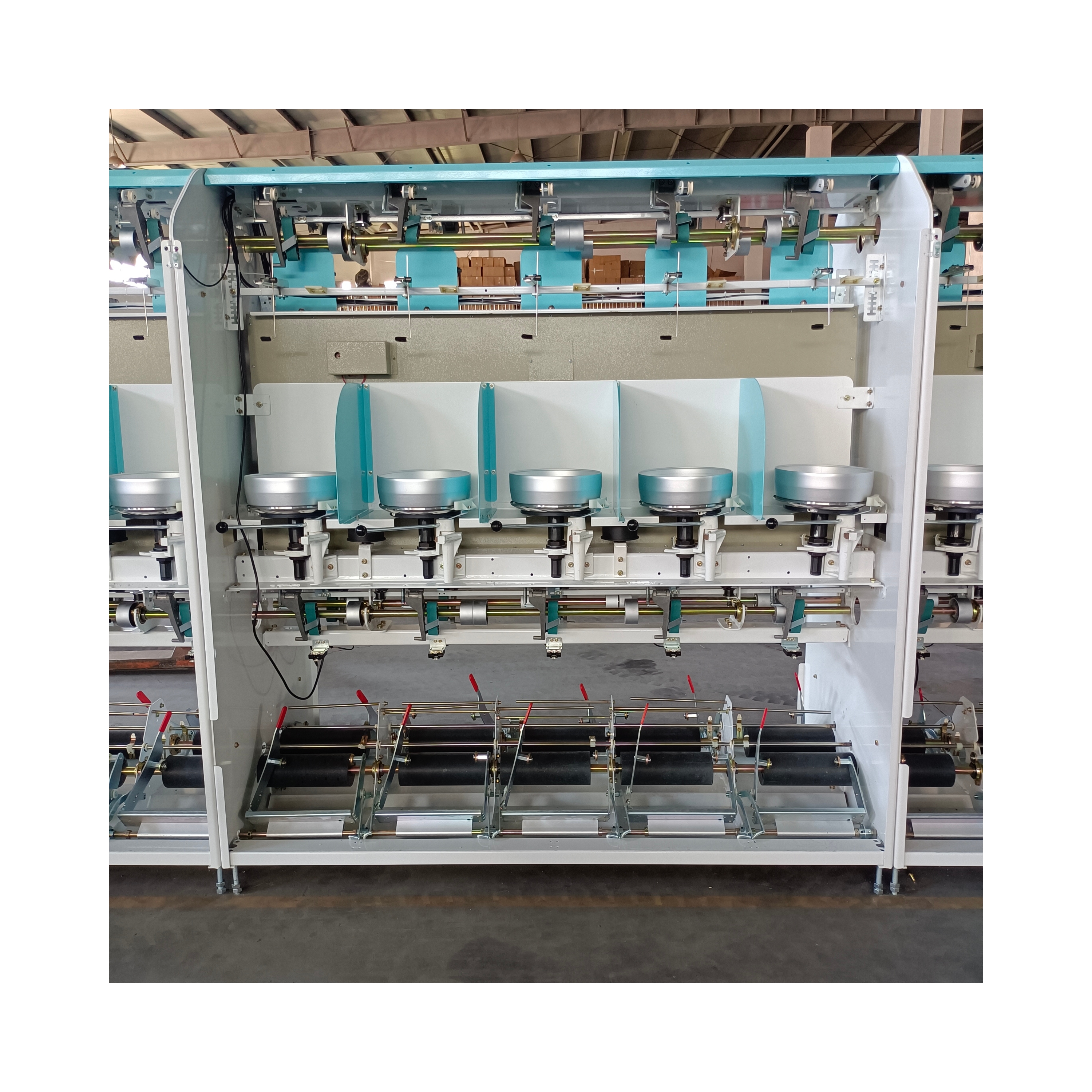 Машина для скручивания обеспечивает натуральное физическое состояние пряжи