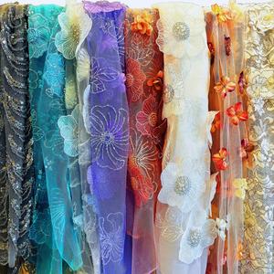 Tela de encaje 3D nupcial <span class=keywords><strong>con</strong></span> bordado floral de cristal y <span class=keywords><strong>tul</strong></span> de cordón <span class=keywords><strong>con</strong></span> cuentas para decoraciones de boda - Product Image 3