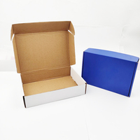 Boîte d'expédition en carton recyclé de haute qualité, emballage personnalisé avec logo, pelliculage brillant et gaufrage pour l'expédition de bougies et l'emballage cadeau