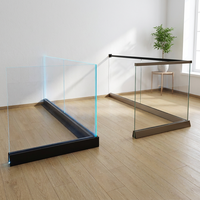 Barrière en verre à profil en U en aluminium, système moderne à fixation au sol, verre trempé, résistant à la corrosion pour terrasse résidentielle