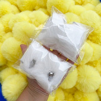 Pompons en fausse fourrure en gros en stock pour accessoires sportifs DIY, pendentifs, garnitures, boules en peluche pour chaussures, chapeaux et vêtements