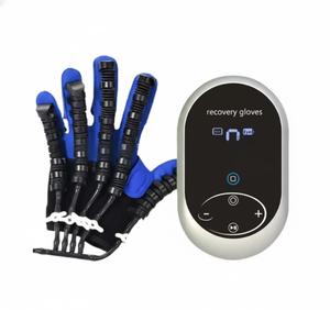 Guanto per Riabilitazione delle Dita Versione Inglese, Massaggio a Vibrazione, Materiale Plastico, Ricarica Wireless, Certificato CE - Product Image 2