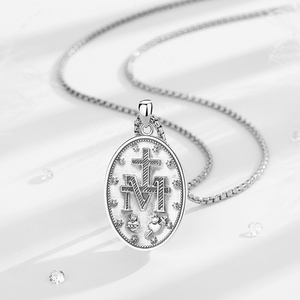 Collier pendentif ovale en argent sterling 925 plaqué or 18 carats, représentant la Vierge Marie de Guadalupe, <span class=keywords><strong>avec</strong></span> chaîne en <span class=keywords><strong>boîte</strong></span>. - Product Image 5