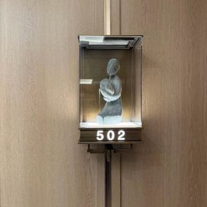 Plaque de porte LED étanche moderne, numéro d'adresse lumineux pour appartement et immeuble commercial - Product Image 3