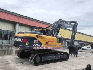 รถขุดไฮดรอลิกขนาดกลาง Hyundai R220 22 ตัน สำหรับงานก่อสร้างและงานดินดิบ - Product Image 3