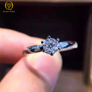 Bague pour femme au design minimaliste, style classique, diamant de laboratoire taille ronde avec certificat IGI, platine de haute qualité, gravure gratuite - Product Image 1
