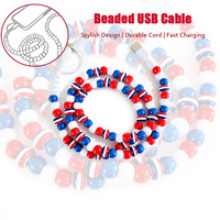 Câble de données USB 3-en-1 patriotique à rayures rouges, bleues et blanches, décoré de perles plates, cordon de charge perlé fait main, cadeau idéal pour les fêtes