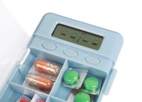 Minuterie de boîte à pilules en plastique de style capsule, organisateur de tablette à affichage numérique en plusieurs couleurs, organisateur/conteneur de tablette