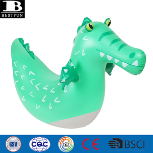 Flotteur de <span class=keywords><strong>piscine</strong></span> <span class=keywords><strong>gonflable</strong></span> en forme de <span class=keywords><strong>crocodile</strong></span> personnalisé en usine, jouet de bain <span class=keywords><strong>gonflable</strong></span> en PVC durable pour enfants - Product Image 2