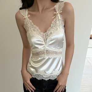 Camisole à col en V avec bordure en dentelle, détail nœud, sans manches, haut de slip uni, coupe ajustée, débardeur superposable - Product Image 3