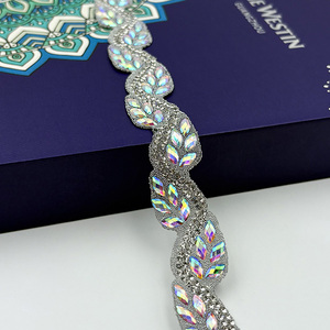 XLQ4050 Nouveauté 2026 Garnitures décoratives en strass de cristal thermocollantes pour robes <span class=keywords><strong>Samba</strong></span> et sacs de vêtements Trinidad - Product Image 2