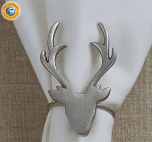 Anneau de serviette en métal de qualité supérieure, design bois de cerf, accessoire décoratif pour la maison, les dîners et les événements, disponible à la vente - Product Image 1