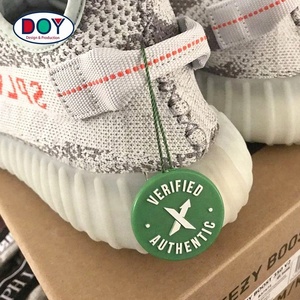 May Con Dấu Tags Maker Tùy Chỉnh 3D Dập Nổi Tên Thương Hiệu Logo Nhựa Treo Thẻ Chuỗi Khóa Cho Giày Dép - Product Image 3