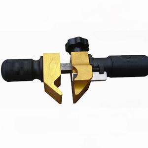 Alicates Pelacables de Alto Voltaje con Aislamiento y Capa Semiconductor para Productos de Media y Alta Tensión - Product Image 1