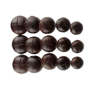 Vòng Chất Lượng Cao Màu Nâu Chân Ưa Thích Nửa Da Bóng Bện Nút Biểu Tượng Tùy Chỉnh Thương Hiệu Da Thật Nút Áo - Product Image 1