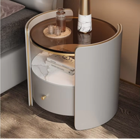 Table de chevet intelligente de style italien minimaliste, plateau ovale en acrylique, bois moderne, simple, luxe léger, chambre à coucher haut de gamme, style Wabi-sabi