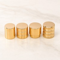 Bouchon de flacon de parfum en alliage de zinc magnétique robuste, personnalisable en usine avec logo en relief ou débossé, fermeture de parfum gravée mat, vente en gros