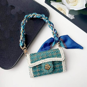 Portamonete in Lana e Pizzo a Forma di Camelia <span class=keywords><strong>con</strong></span> Catena per AirPods e Porta Carte, Nuova Custodia per Auricolari <span class=keywords><strong>Bluetooth</strong></span> di 3a Generazione - Product Image 6
