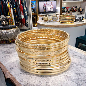 CRAFTS HUB Ensemble de 10 bracelets empilables géométriques en alliage plaqué argent pour femmes - Bijoux tendance pour cadeau - Product Image 2