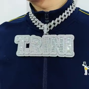 Hip Hop Big Loop 2 Tonos Iced Out Placa de nombre Collar de moissanita con cadena cubana Proveedor de joyería de colgante de diamante personalizado - Product Image 1