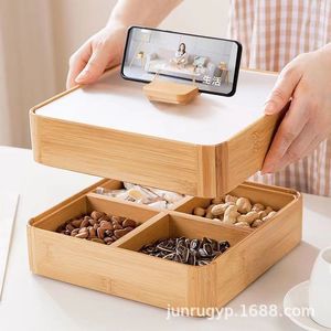 Caja de almacenamiento de madera con compartimentos, organizador de escritorio rectangular para refrigerios y dulces, material de bambú - Product Image 1