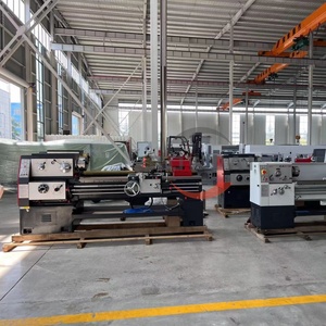 Machine de tour semi-mécanique de grande capacité de coupe de rail de guidage de 400mm à vendre - Product Image 1