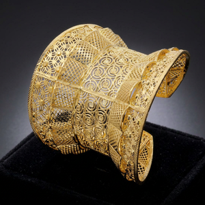 สร้อยข้อมือ Kada แบบแฟชั่น14K 18K 24K ที่มีลวดลายเป็นรูปเปิดได้สร้อยข้อมือ Kada สุดหรูทำจากทองเหลืองพร้อมงานที่ทำเป็นเส้น - Product Image 6