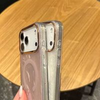 Coque de téléphone TPE style Ins avec motif coquillage coloré lumineux, chargement sans fil magnétique et cadre d'appareil photo doré pour iPhone 17