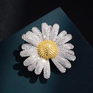 Flower Brooch Copper Alloy Micro Inlay Zircon Daisy Shape Women's Party Accessory - Product Image 1