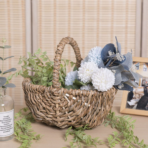 Cesta de paja tejida a mano redonda con asa para almacenamiento y decoración - Product Image 3