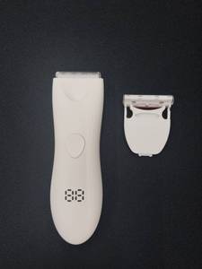 Tondeuse corporelle avec lampe LED, étanche IPX7, batterie lithium 600 mAh, recharge USB, lame céramique, pour voyage et <span class=keywords><strong>salon</strong></span> - Product Image 2