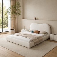 Cadre de lit double rembourré en crème avec tête de lit incurvée pour chambres modernes