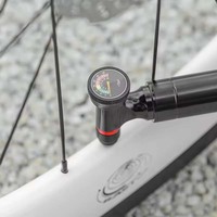 Mini gonfleur pratique en alliage d'aluminium avec valve Presta, jauge de pression d'air haute pression >160 PSI, pompe à pneu de vélo
